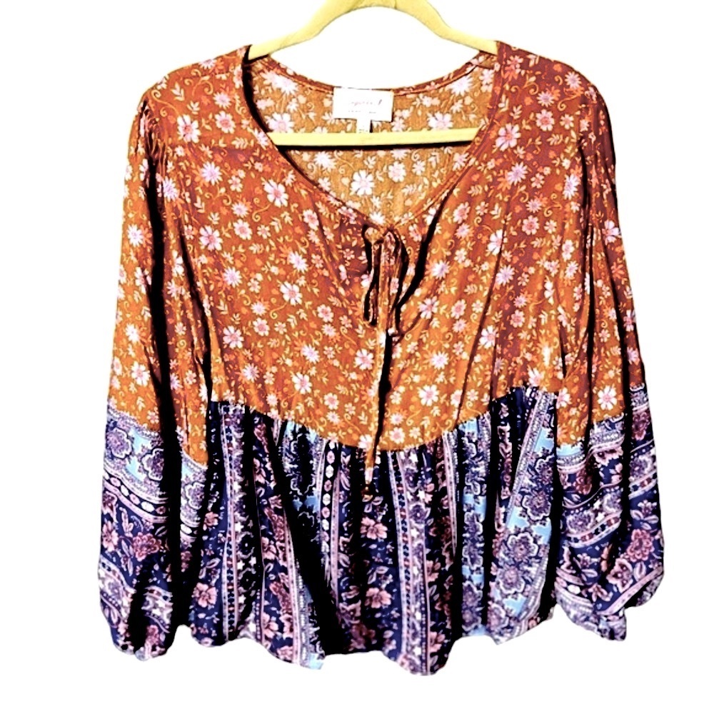 NWOT Sugar Fox! Very pretty Bohemian floral print/s blouse w/tassels Sz L